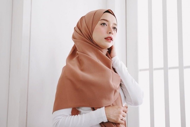 Detail Tutorial Hijab Panjang Simple Nomer 36