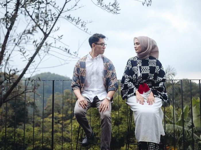 Detail Tutorial Hijab Prewedding Nomer 3