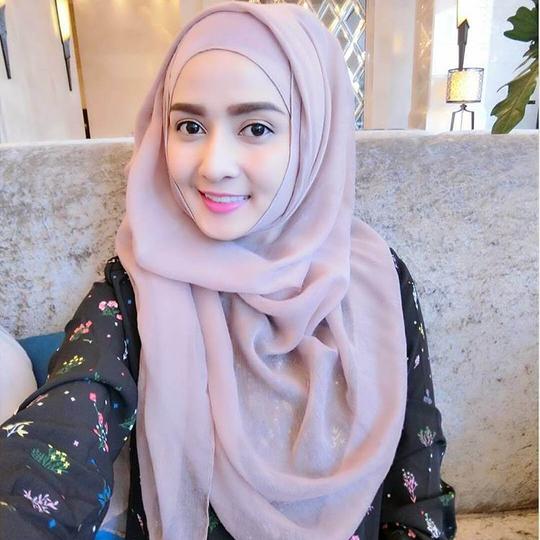 Detail Wanita Cantik Berjilbab Kumpulan Foto Nomer 39