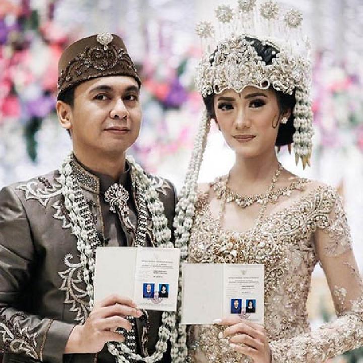 Detail Warna Baju Untuk Foto Buku Nikah Nomer 29