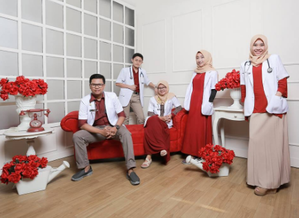 Detail Warna Baju Yang Bagus Untuk Foto Studio Nomer 6