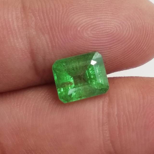 Detail Warna Emerald Seperti Apa Nomer 43
