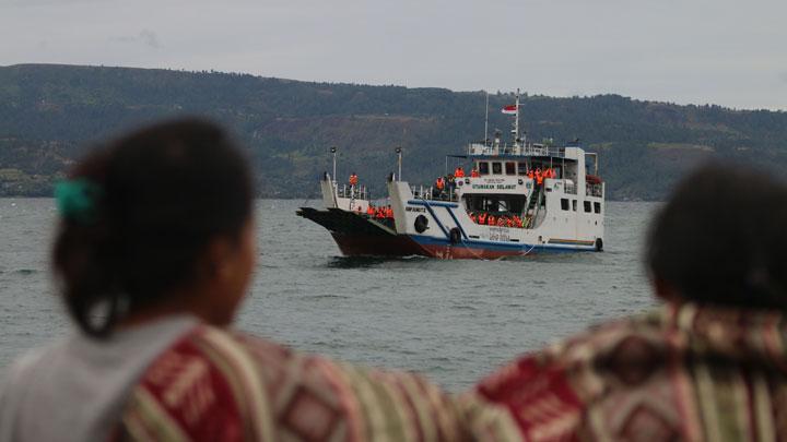 Detail Yang Mengendarai Kapal Laut Nomer 35