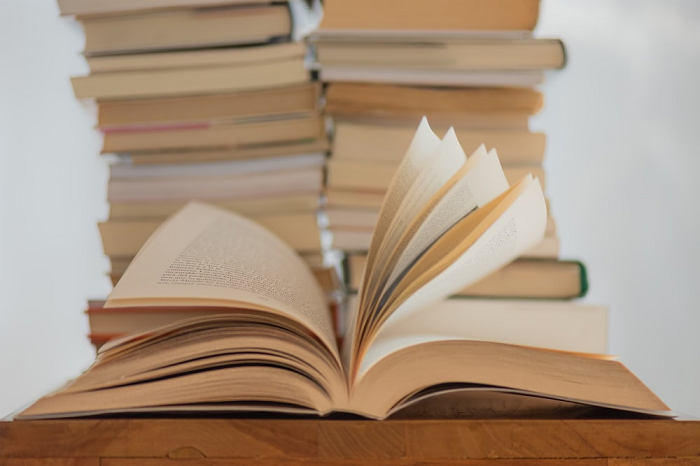 Detail Background Membaca Buku Nomer 24