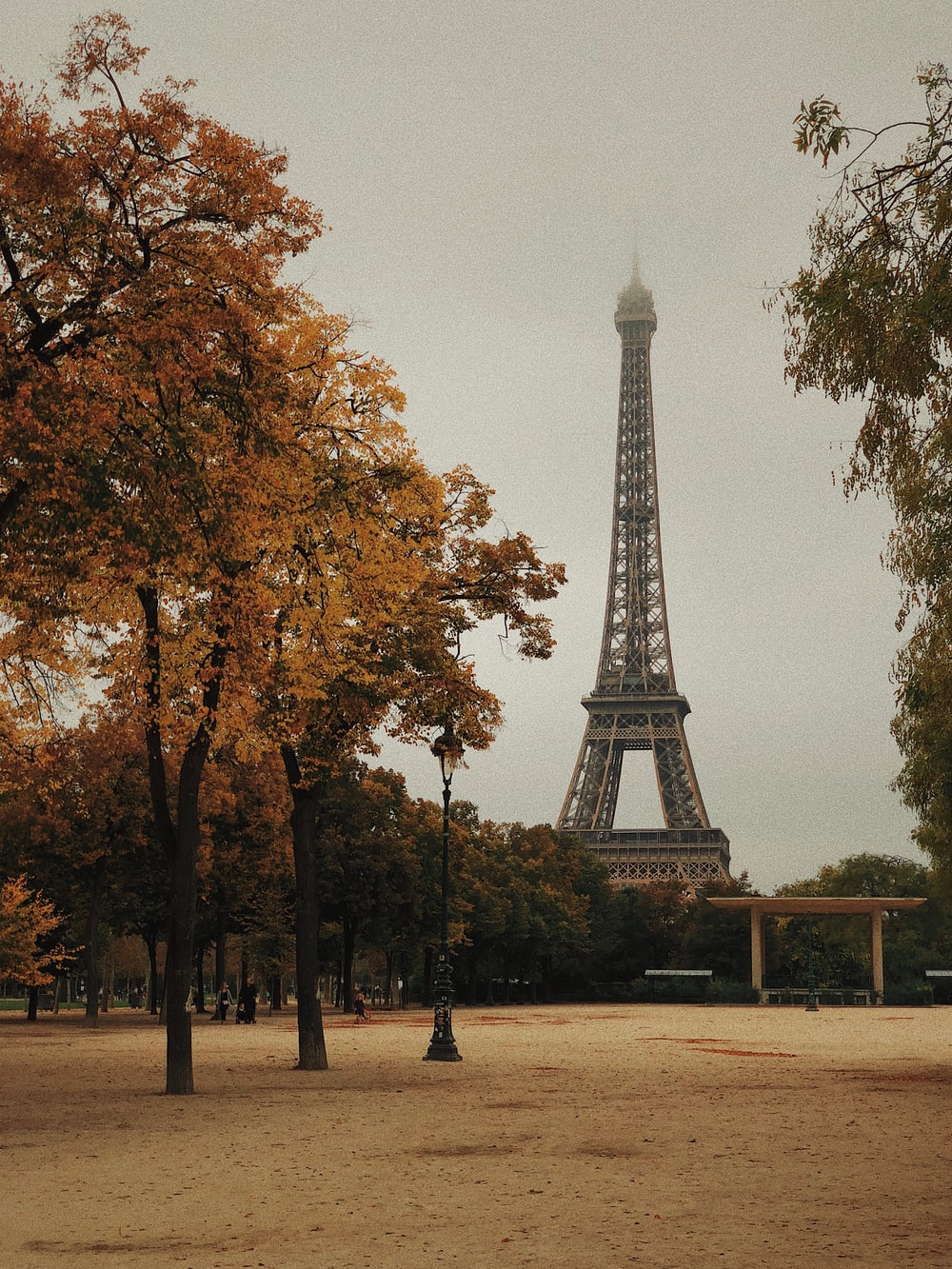 Detail Background Menara Eiffel Nomer 16