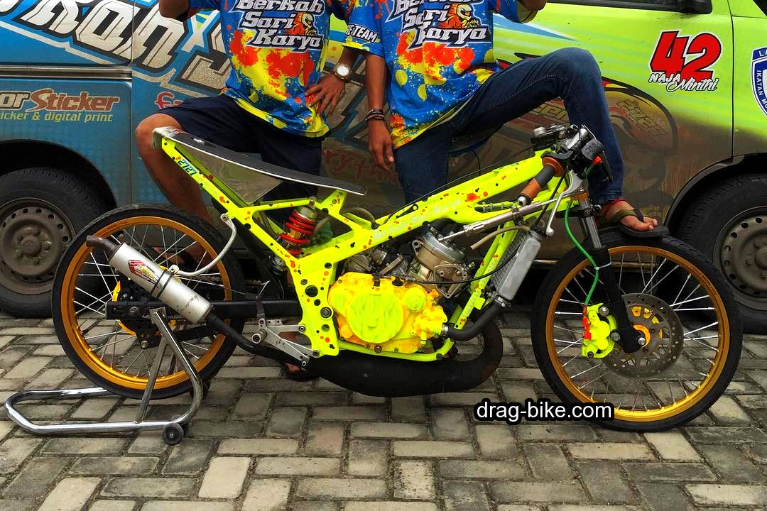 Detail Background Motor Drag Nomer 10