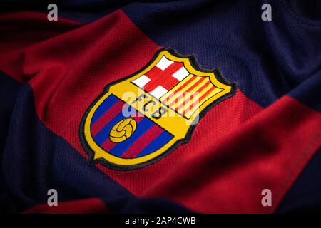 Detail Download Logo Winner Di Jersey Barca Nomer 8