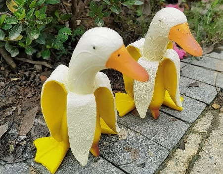 Detail Duck Banana Statue Nomer 40