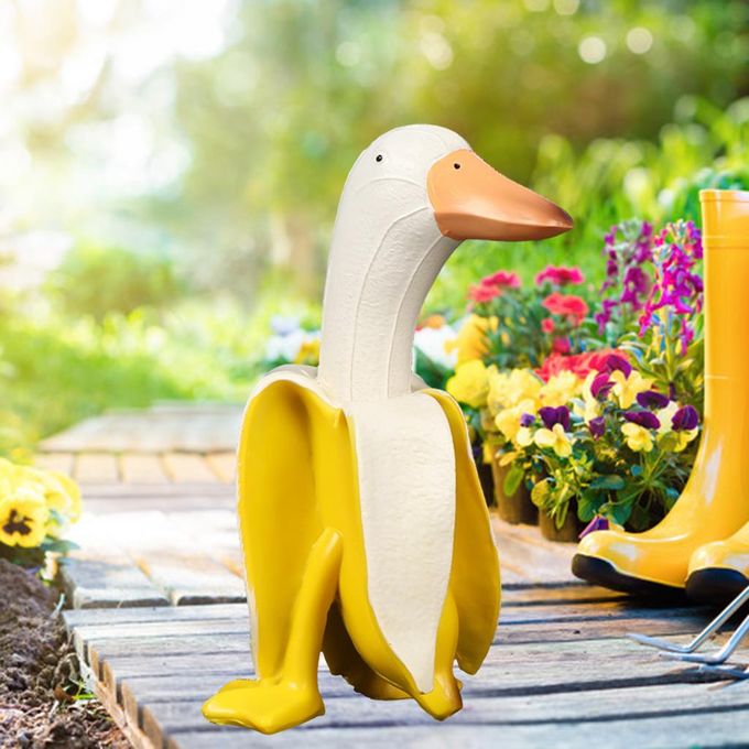 Download Duck Banana Statue Nomer 53