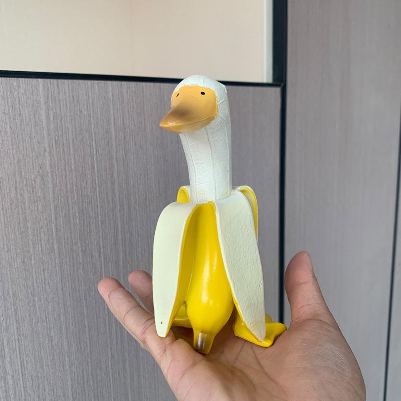 Detail Duck Banana Statue Nomer 7