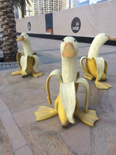 Detail Duck Banana Statue Nomer 9