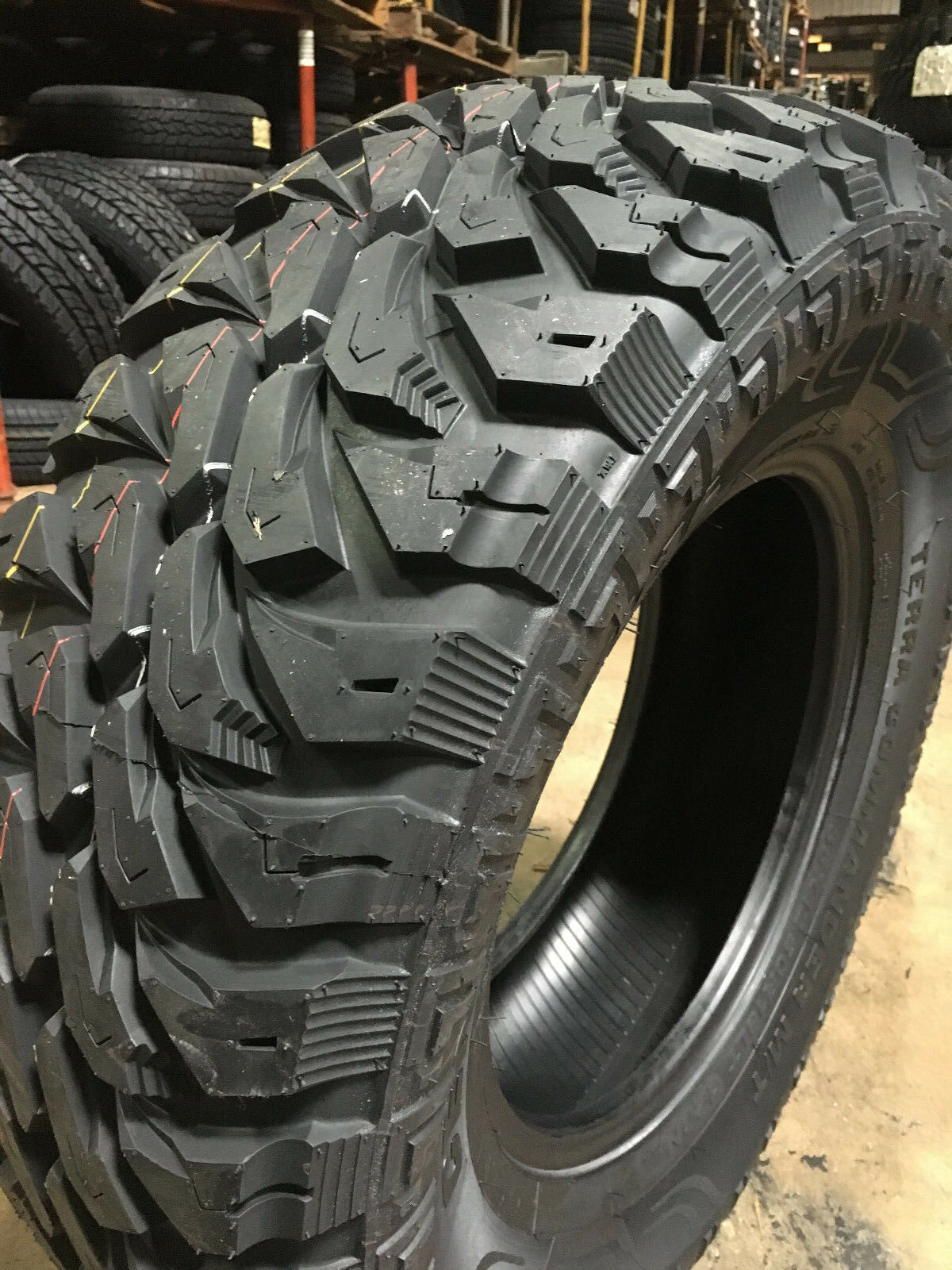 Detail Duck Commander Mud Tire Nomer 45