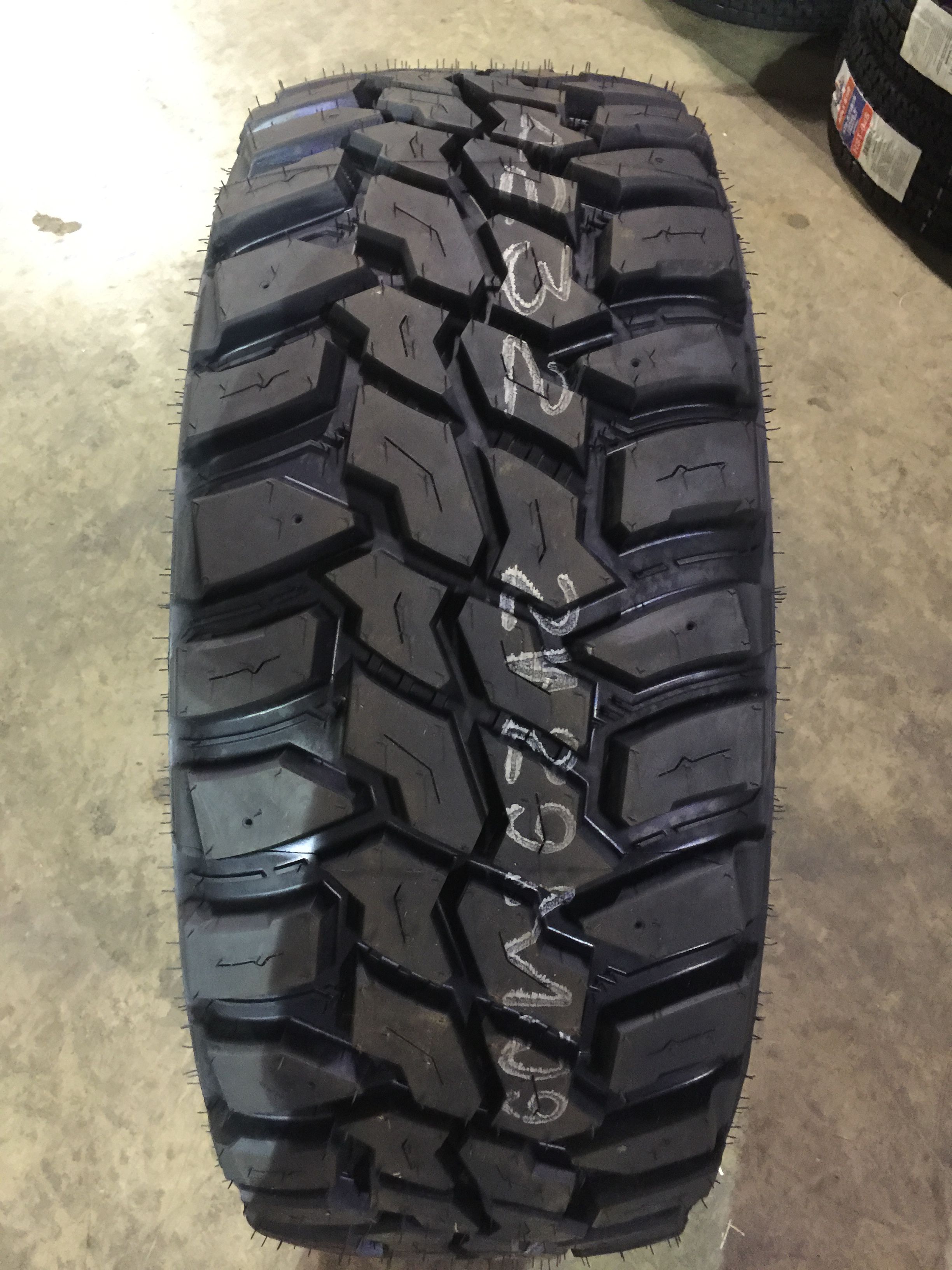 Detail Duck Commander Mud Tires Nomer 6