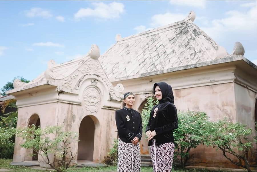 Detail Background Pre Wedding Dalam Ruangan Nomer 38