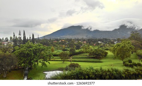 Detail Background Puncak Nomer 2