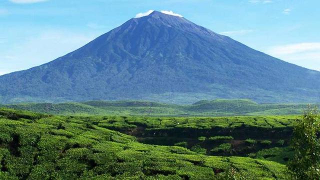 Detail Background Puncak Gunung Nomer 56