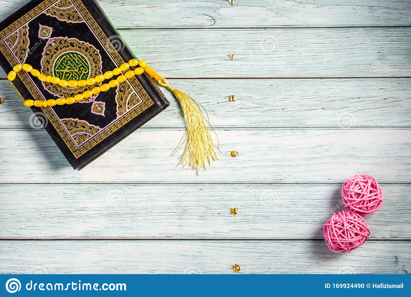 Detail Background Quran Nomer 14