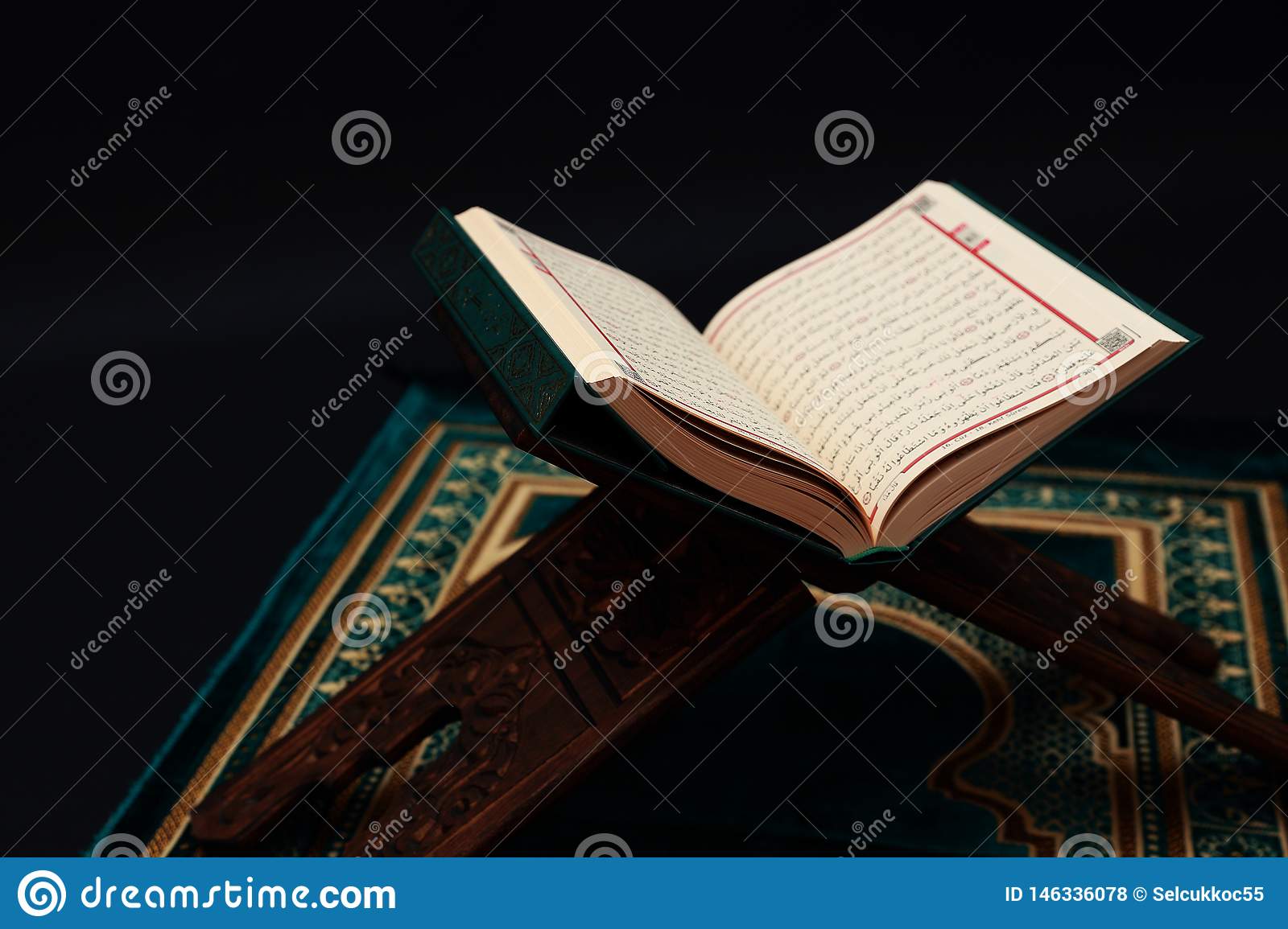 Detail Background Quran Nomer 47