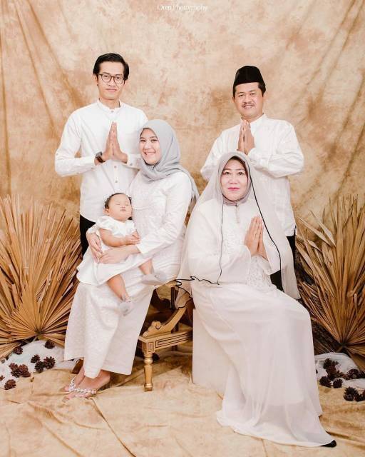 Detail Background Studio Keluarga Nomer 53