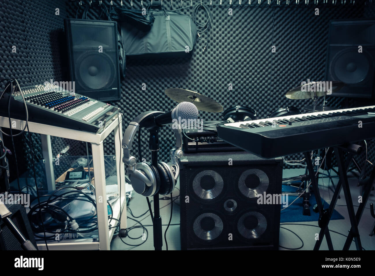 Detail Background Studio Musik Nomer 43