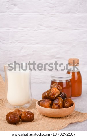 Detail Background Susu Kurma Nomer 13