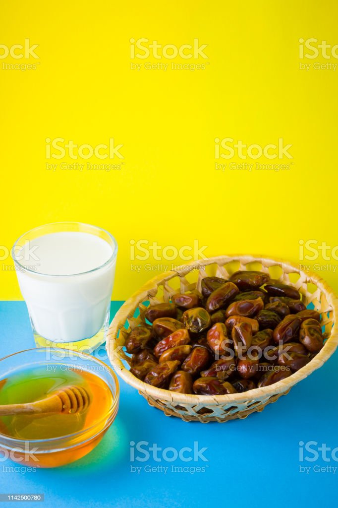 Detail Background Susu Kurma Nomer 47