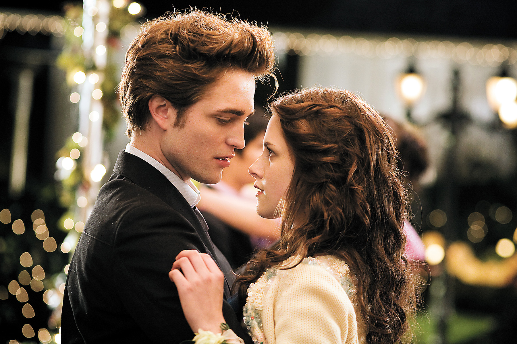 Detail Edward Cullen Dan Bella Swan Nomer 30