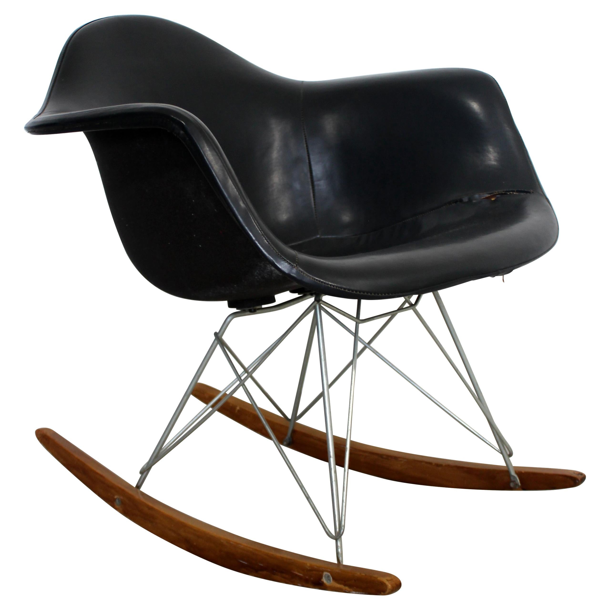 Detail Eiffel Rocking Chair Nomer 7