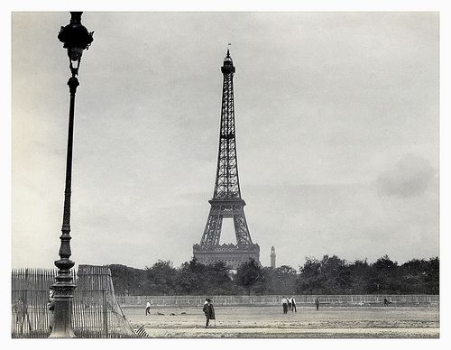 Detail Eiffel Tower 1920 Nomer 2