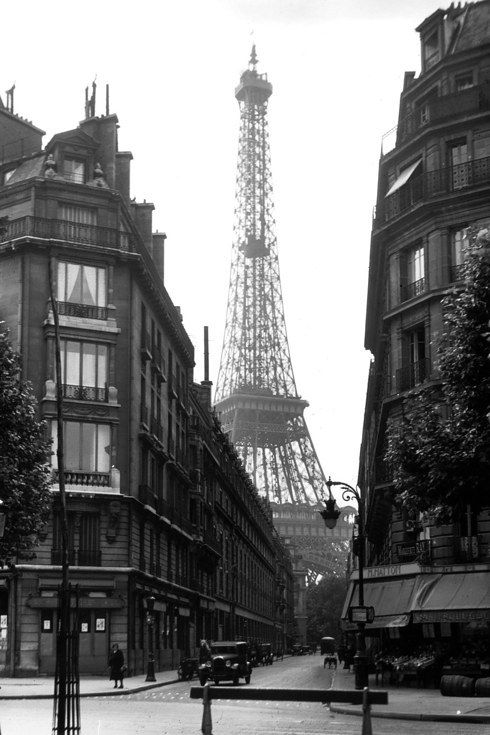 Detail Eiffel Tower 1920 Nomer 20