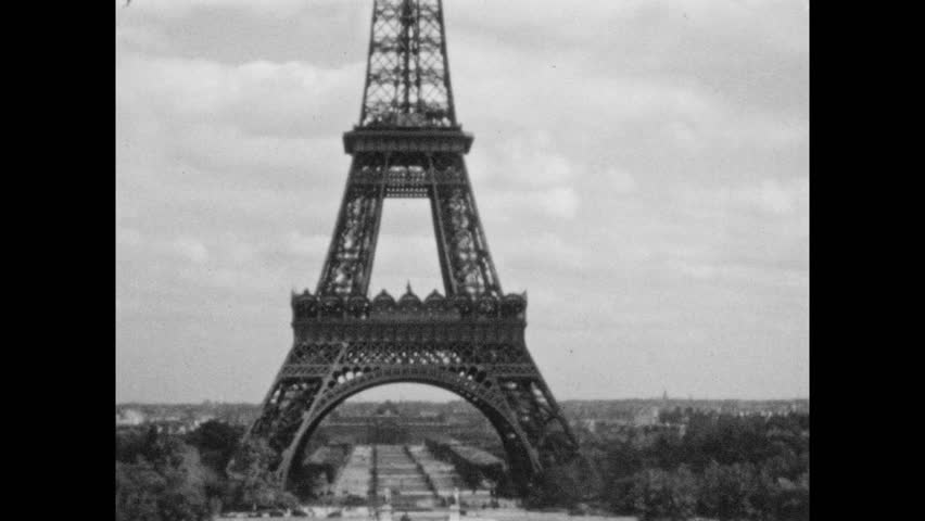 Detail Eiffel Tower 1920 Nomer 26