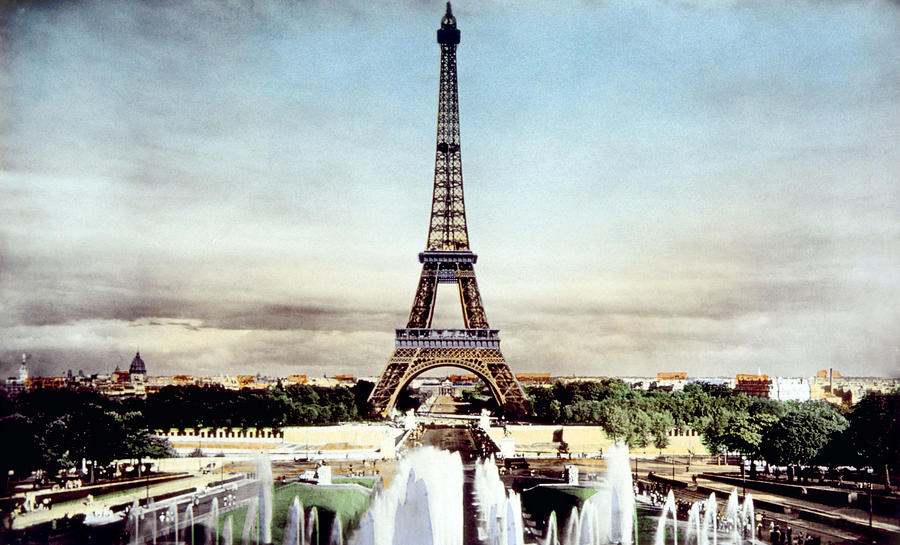 Detail Eiffel Tower 1920 Nomer 4