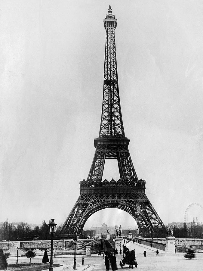 Detail Eiffel Tower 1920 Nomer 5