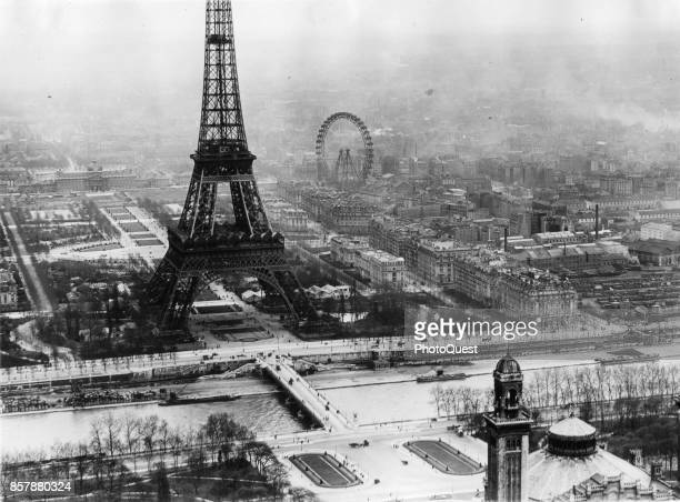 Detail Eiffel Tower 1920 Nomer 47