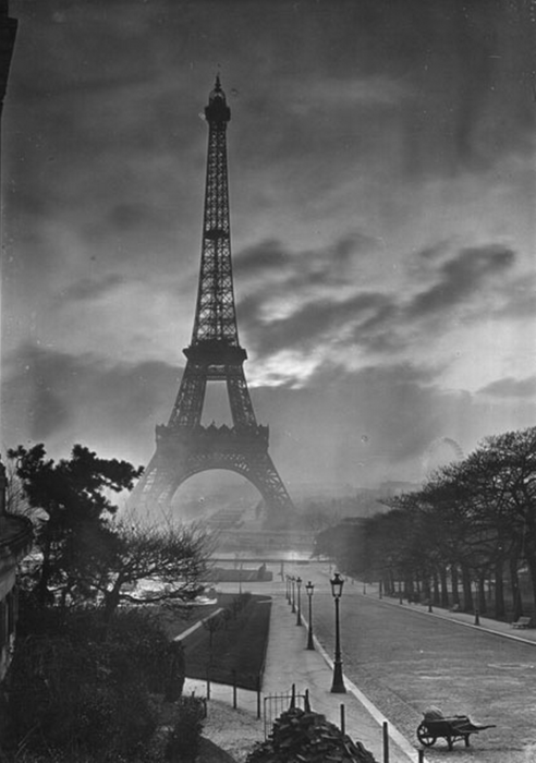 Detail Eiffel Tower 1920 Nomer 54