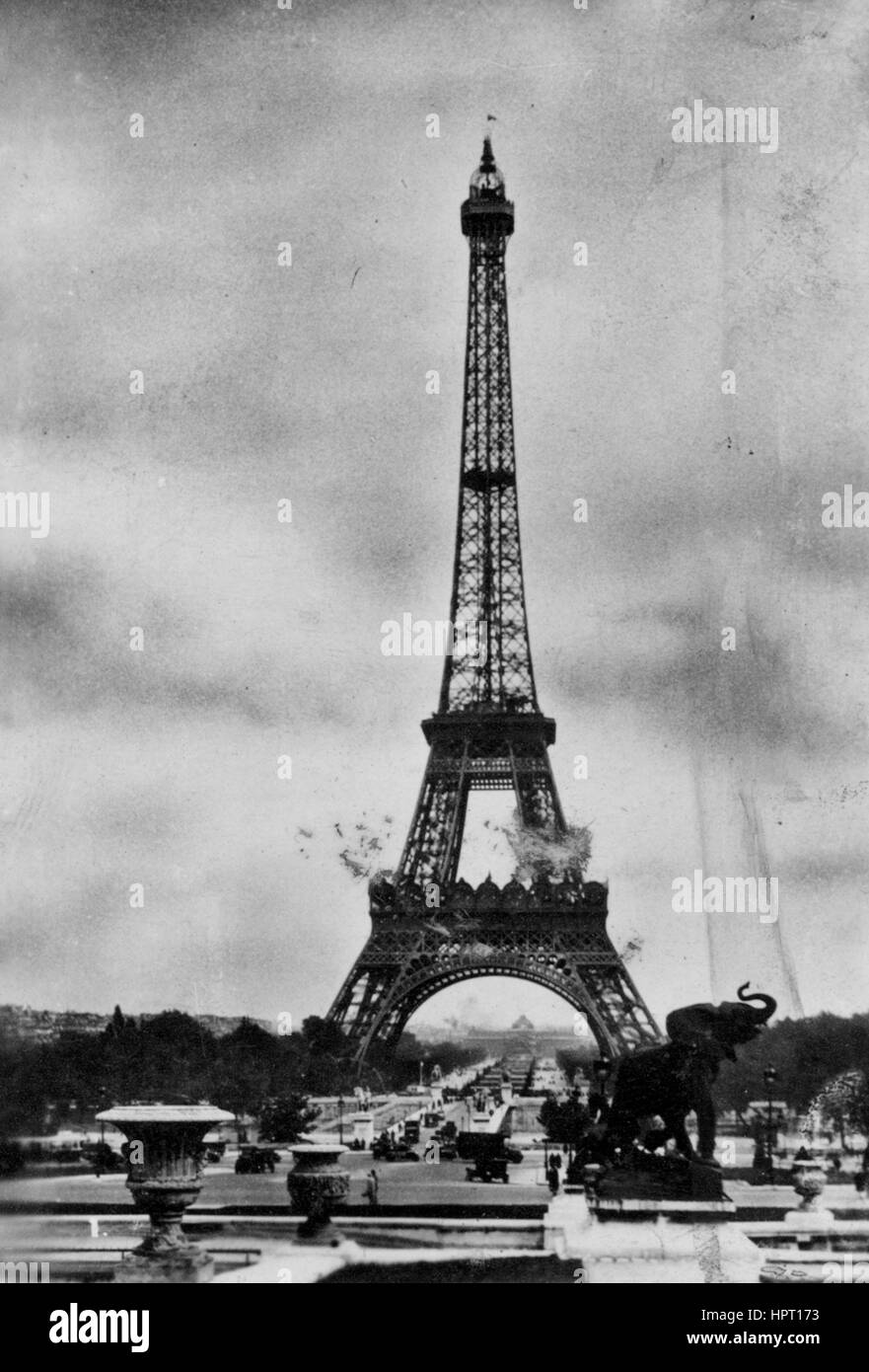 Detail Eiffel Tower 1920 Nomer 7