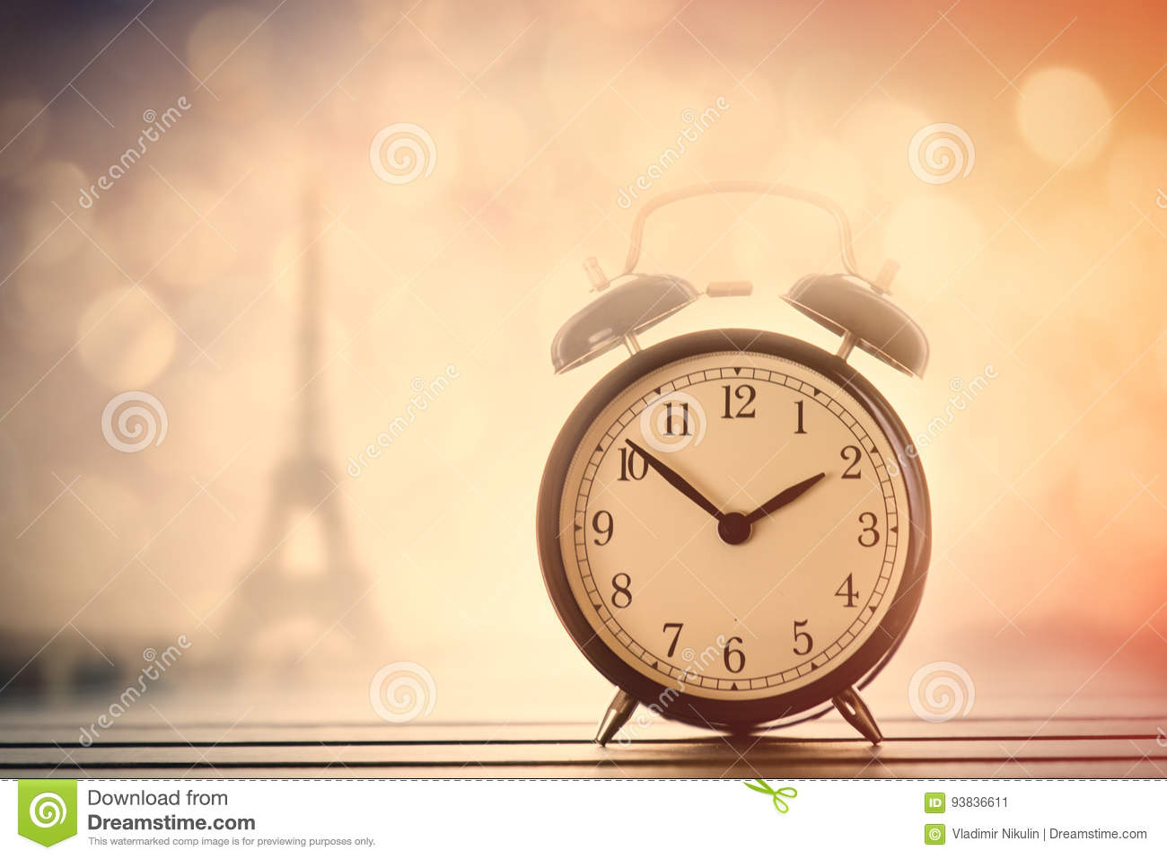 Detail Eiffel Tower Alarm Clock Nomer 25