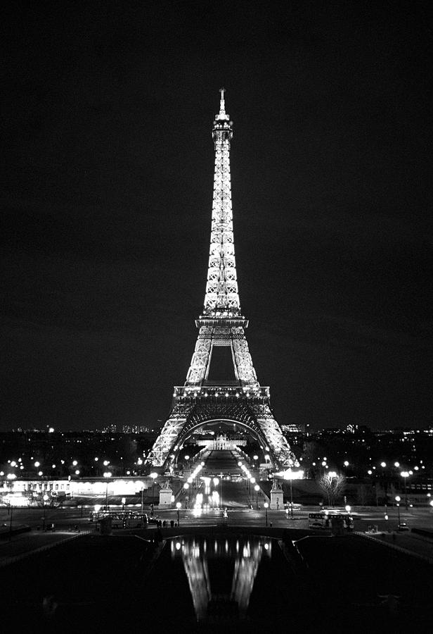 Detail Eiffel Tower Black And White Nomer 3