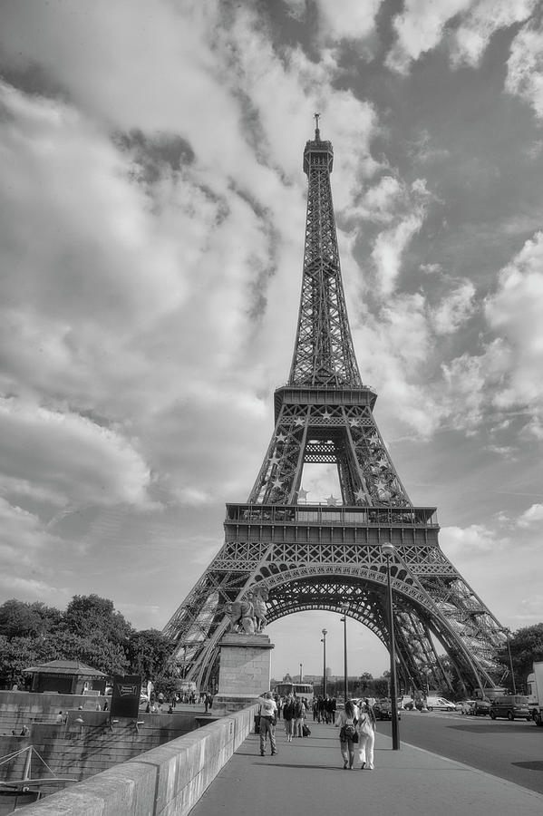 Detail Eiffel Tower Black And White Nomer 30