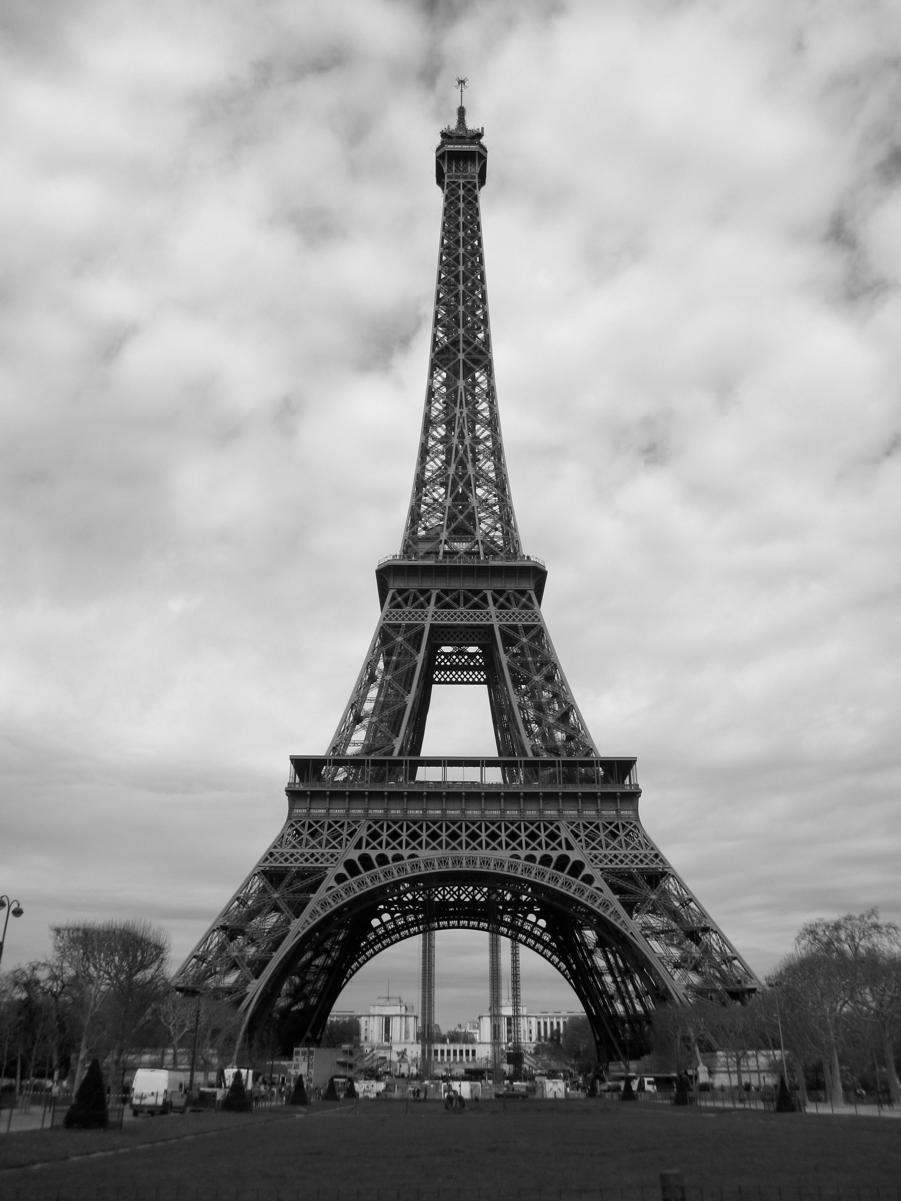 Detail Eiffel Tower Black And White Nomer 6