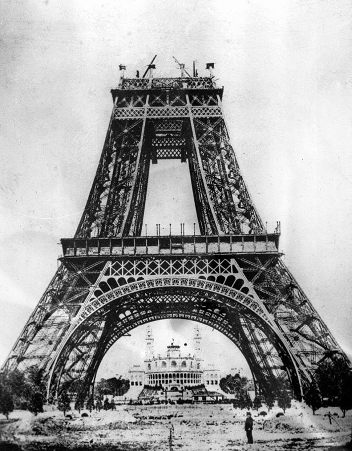 Detail Eiffel Tower Construction Photos Nomer 4