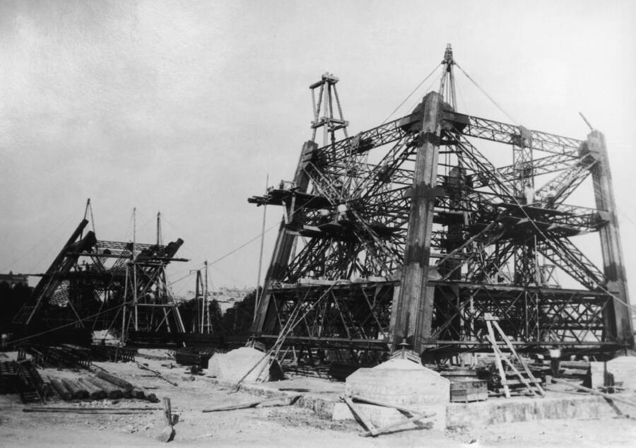 Download Eiffel Tower Construction Photos Nomer 53