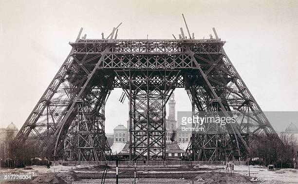 Detail Eiffel Tower Construction Pictures Nomer 16