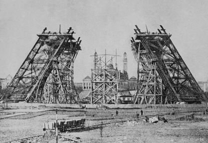 Detail Eiffel Tower Construction Pictures Nomer 3