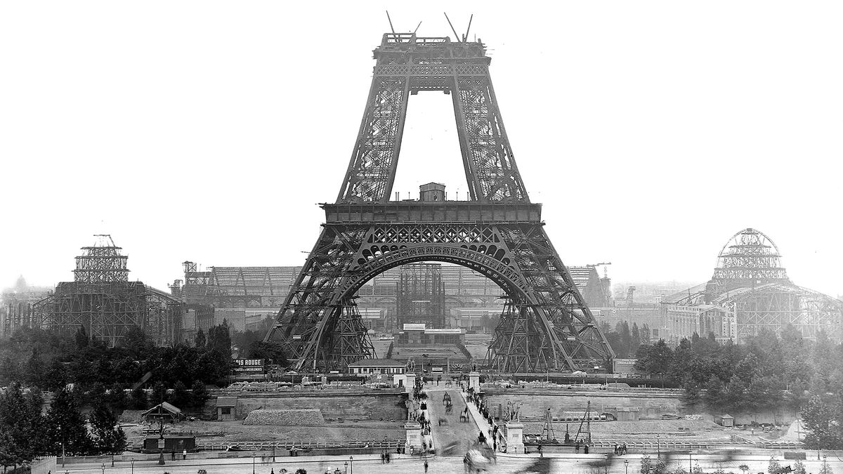 Detail Eiffel Tower Construction Pictures Nomer 25