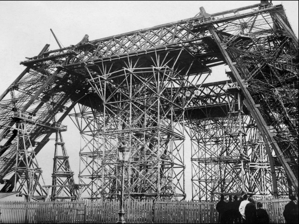 Detail Eiffel Tower Construction Pictures Nomer 41