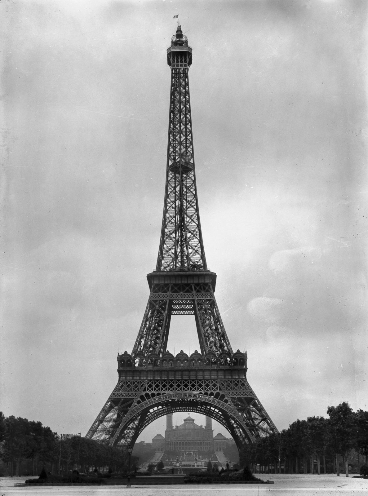 Detail Eiffel Tower Construction Pictures Nomer 56