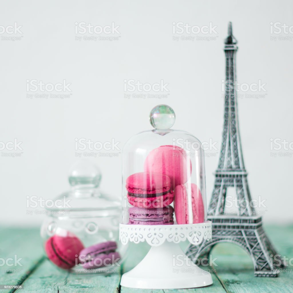 Detail Eiffel Tower Cookie Jar Nomer 23