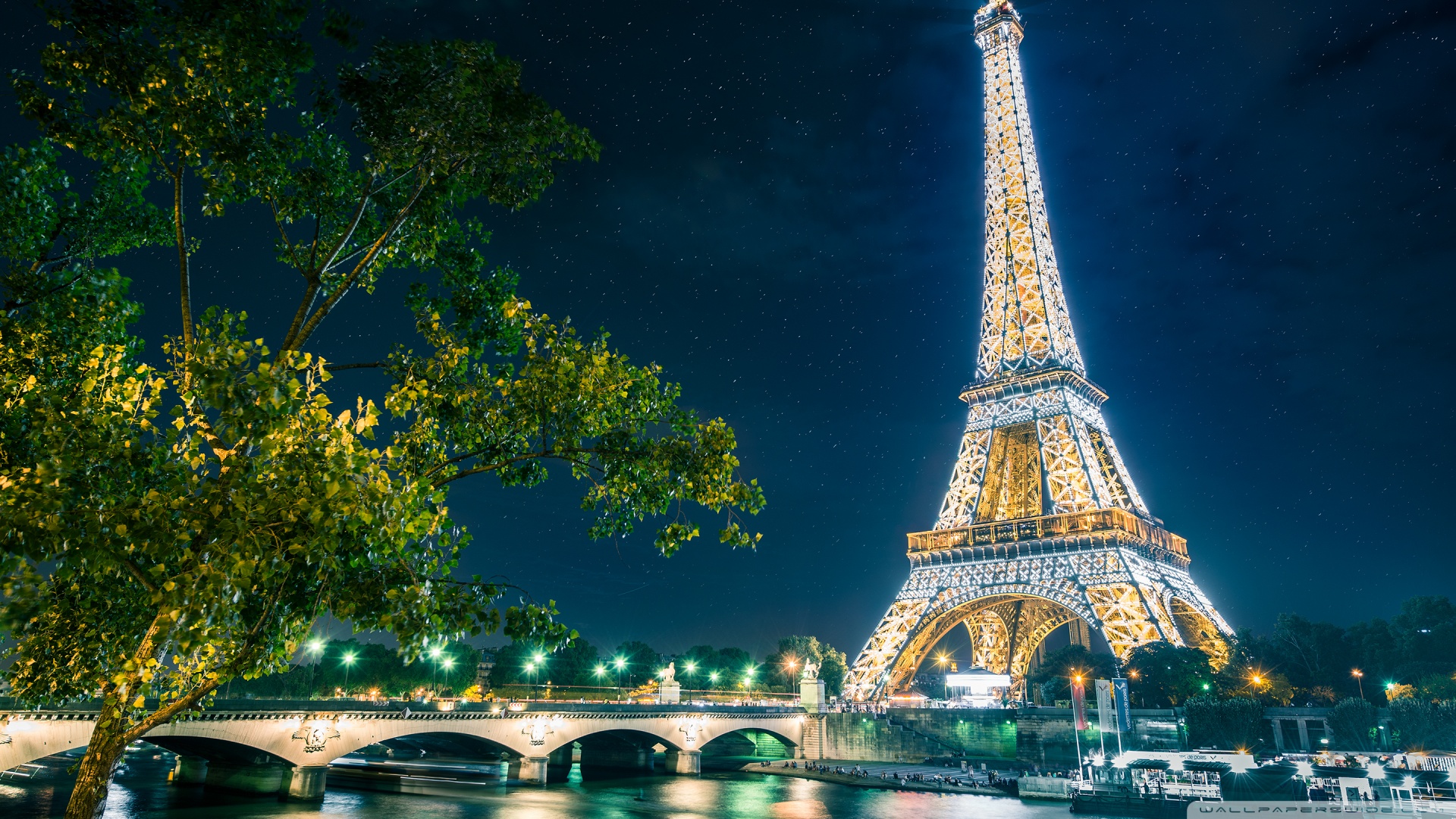 Detail Eiffel Tower Desktop Background Nomer 26