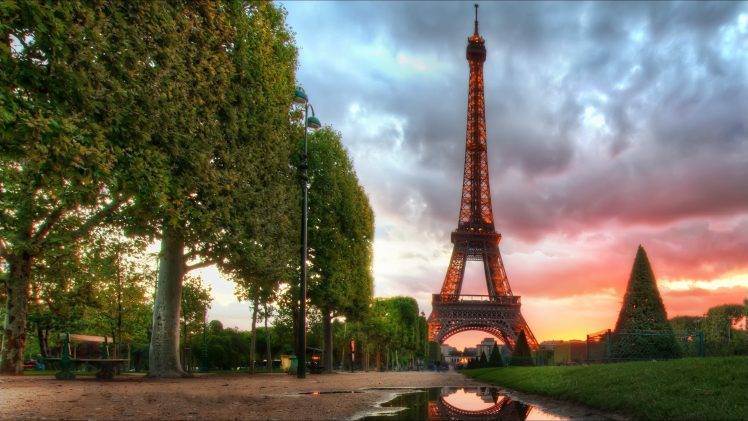 Detail Eiffel Tower Desktop Background Nomer 30